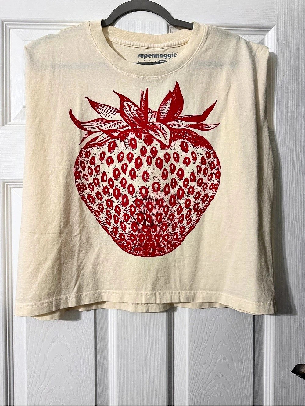 supersmaggie Strawberry Graphic Short Sleeve cropped Tee